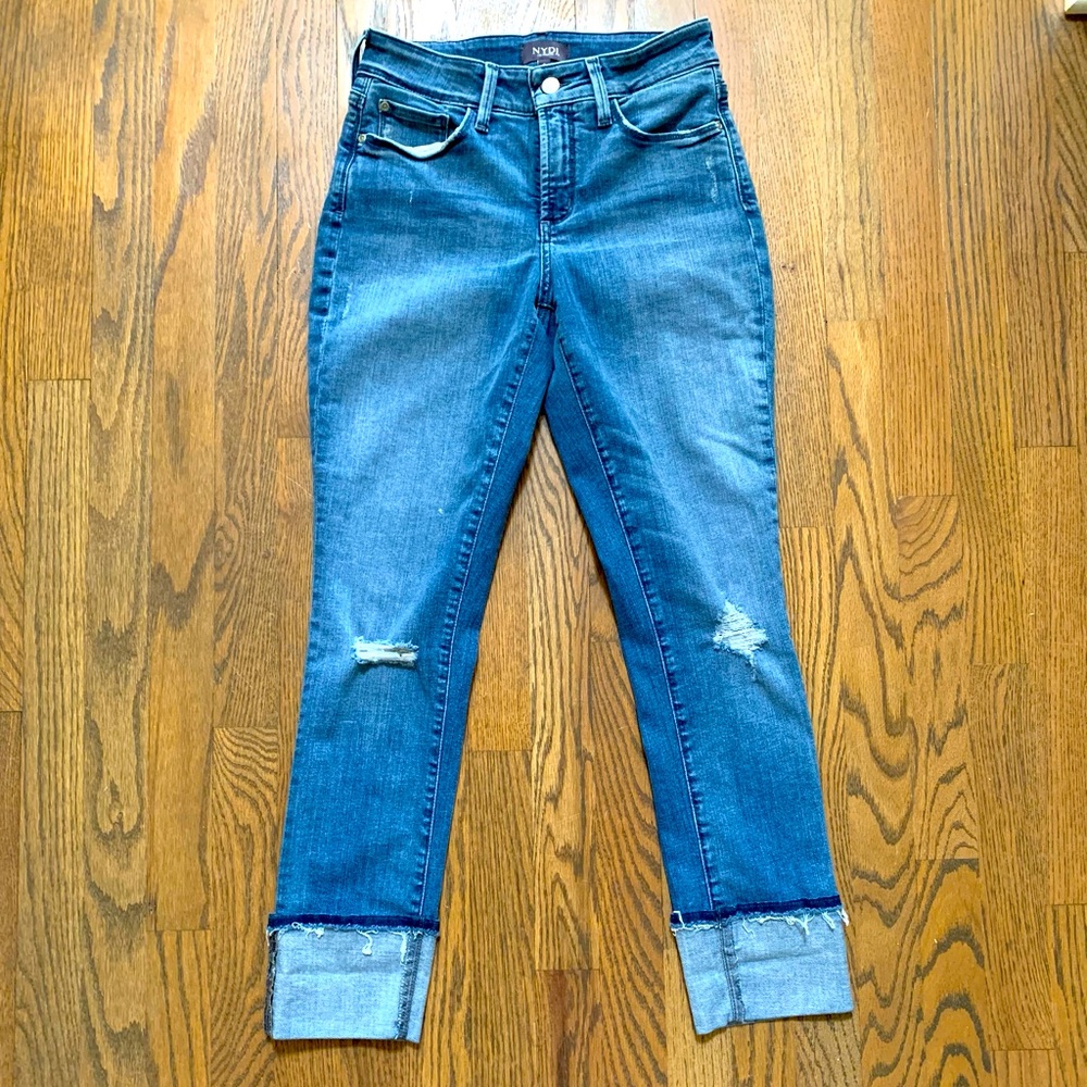 NWOT distressed jeans 0